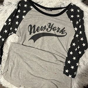 Mid sleeve New York top